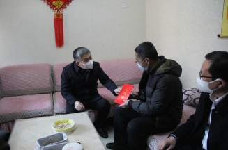 市委常委、副市長(zhǎng)賈剛走訪慰問公司困難職工